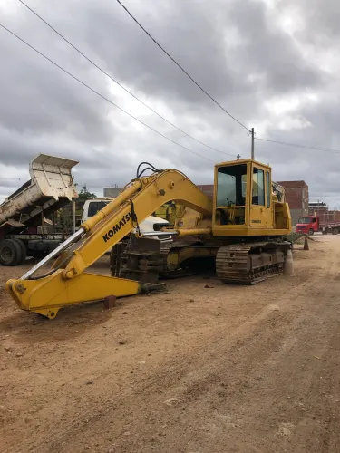 Escavadeira PC150 série III 
