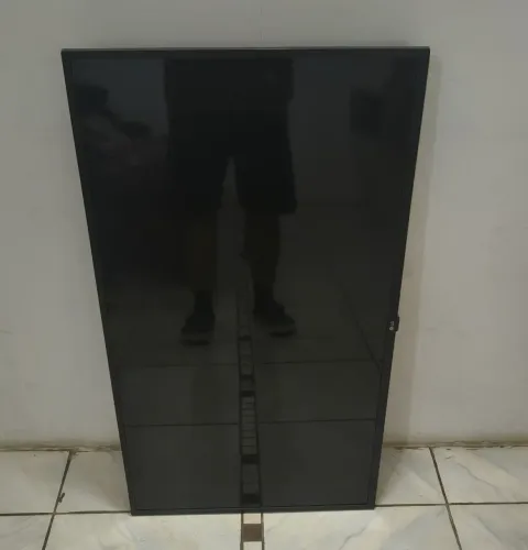 TV LG COM DEFEITO, RETIRADA DE PEÇAS.