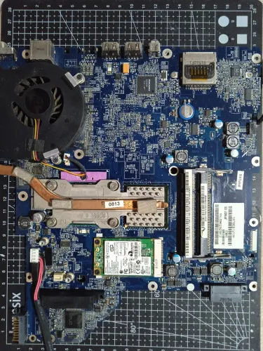 placa-mãe de um notebook Acer Aspire 5315 (modelo do circuito Compal ICL50 / LA-3551P).