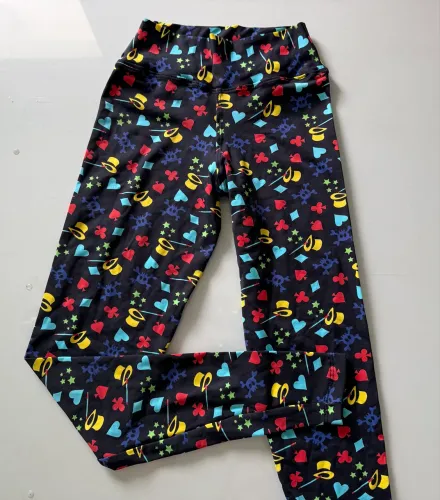 Calça legging infantojuvenil preta estampada, tamanho pp
