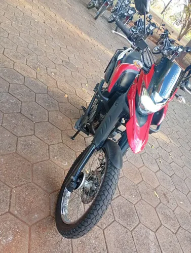 Vendo essa linda XTZ Lander 2023 sem detalhes 