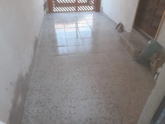 Pedreiro e carpinteiro 