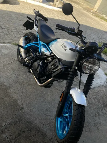 Royal Enfield Guerrilla 450 Brava Blue 