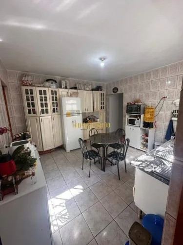 Casa á venda com 3 Dormitórios Sendo 1 Suíte com Quintal no Jardim Leblon-Suzano/SP