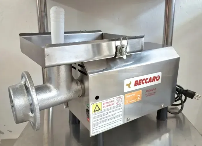 Moedor de Carne Boca 8 Inox Beccaro - 1/2 CV - Bivolt