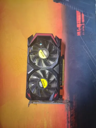 Lote 2 Placas de Vídeo (GTX 750 Ti 2GB Gigabyte + GTX 550 Ti 1GB EVGA) (Com Defeito)