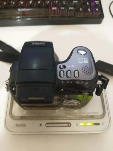Kodak EasyShare DX7590 CCD Vintage Retrô + Carregador e Bateria Nova.