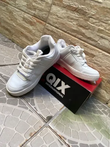 Tênis QIX branco retrô 90's