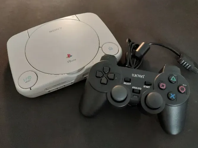 Playstation 1 Slim (PS1)