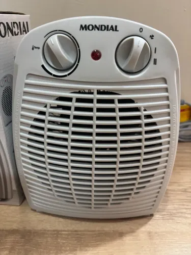 Aquecedor de Ar Mondial A-08 1500W 110V - Pouco Uso