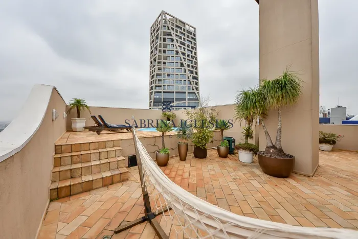 Cobertura com piscina e vista maravilhosa no Ecoville
