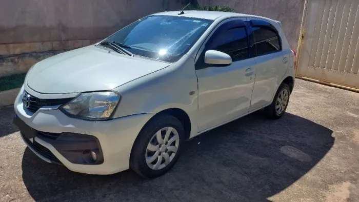 Toyota Etios X 1.3 Flex 16V 5P Mec. 2017
