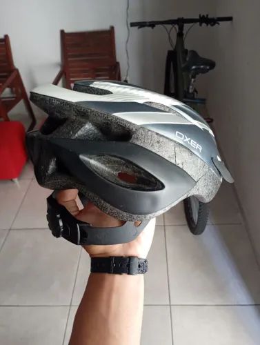 Capacete de ciclista SemiNovo