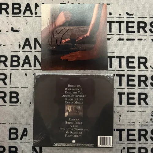 CD AUTOGRAFADO Charli XCX - Wuthering Heights (LACRADO)