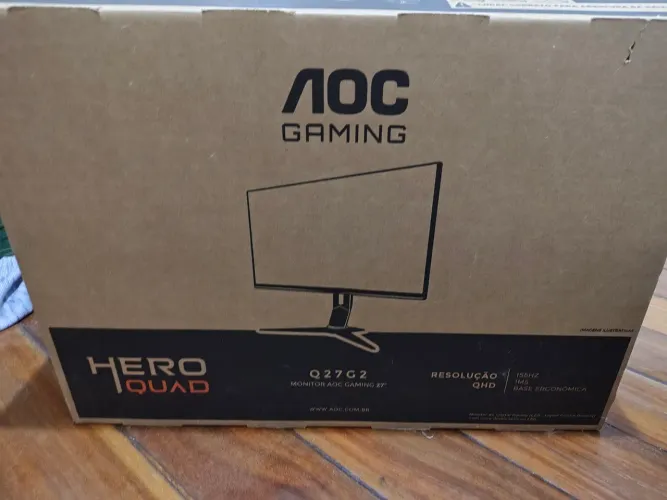 Monitor gamer AOC hero quad