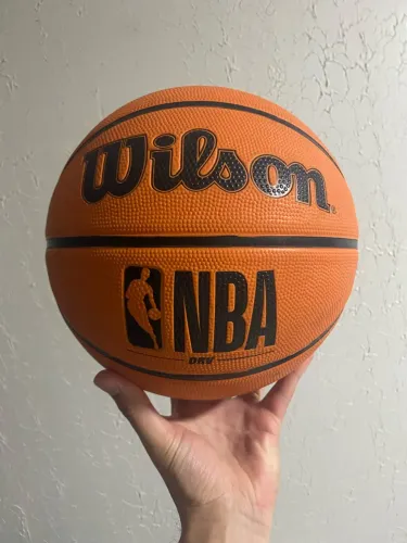 Bola basquete da WILSON (nova com nota fiscal)