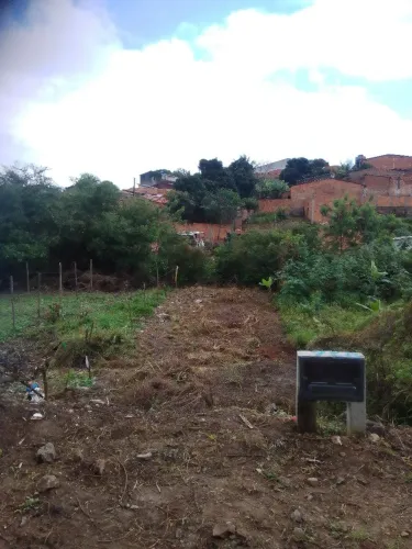 Vendo um terreno 6 metros de frente por 30 de comprimento valor 35.000