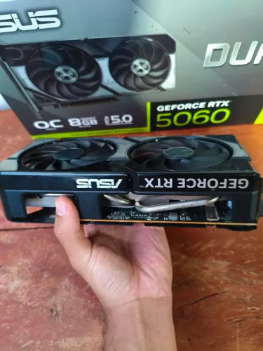 Rtx 5060 Asus 8Gb Vram Nvidia -usado excelente acompanha caixa
