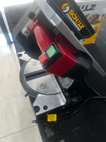 Máquina de corte preciso