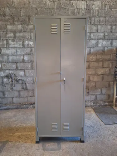 Armário Guarda roupa em Aço