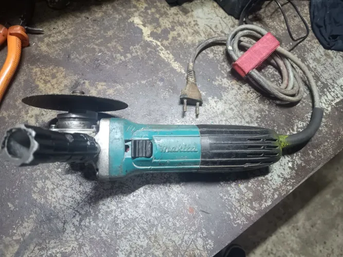 Esmerilhadeira Makita 220v