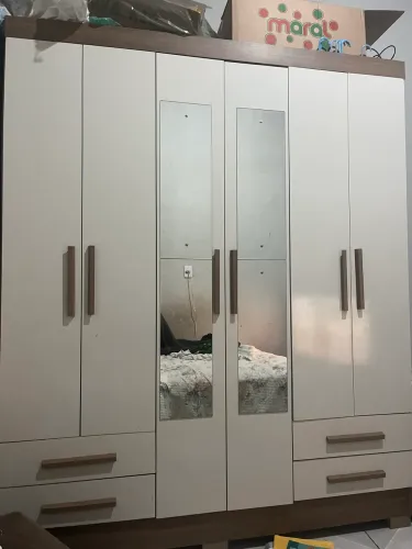 Guarda Roupa MDF (6 portas, 4 gavetas e 2 espelhos)
