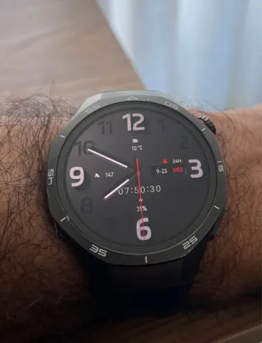 Smartwatch Huawei Watch GT 5 Pro - Acabamento Premium