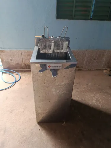 Vende-se essa fritadeira água e óleo profissional capacidade de 16 LT marca Venâncio.