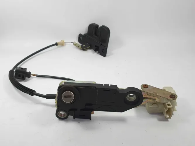 Trava Tampa Traseir Porta Malas Vw Passat Variant B5 01 A 04