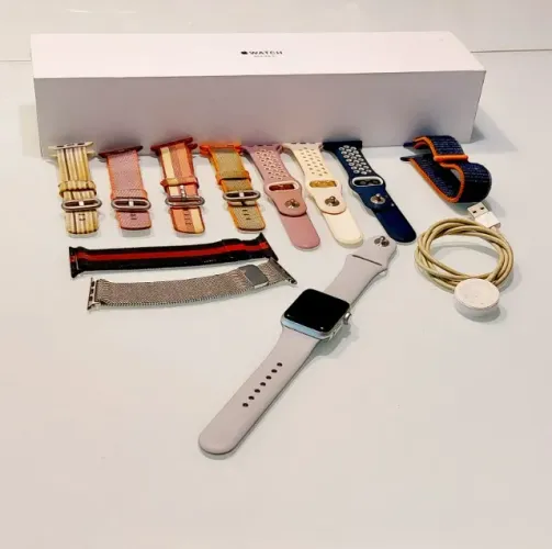 Apple Watch 3 38mm, única dona, excelente estado! Com várias pulseiras.