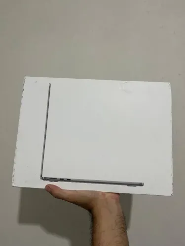 MacBook Air M3 | 16GB RAM | 512 SSD