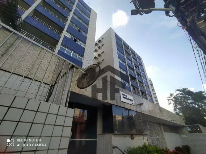 Apartamento de 140m² para alugar, com 4 quartos (1 suíte), localizado nos Aflitos, Recife