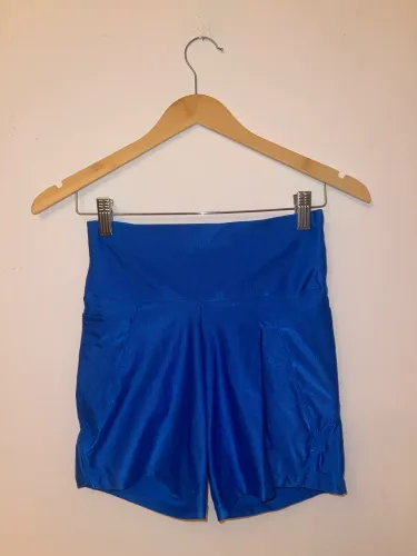 Short de treino com bolso