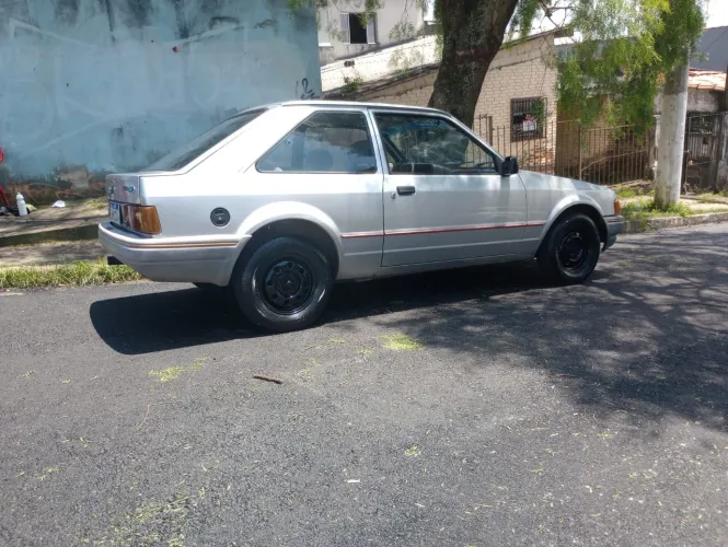 Ford Escort GL 1.6i / 1.6 (álcool) 1994