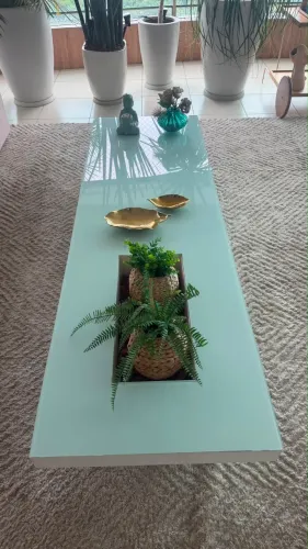 mesa de jantar, de centro, cadeiras , poltrona e luminária