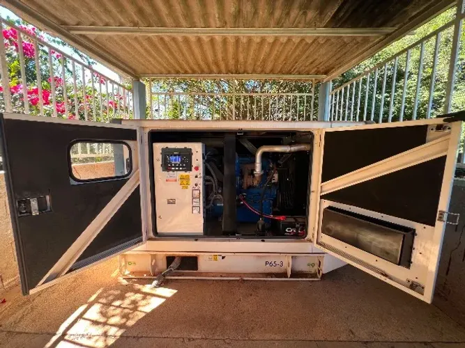 Gerador FG Wilson 65 kVA Diesel Perkins Carenado - Pouquíssimo Uso