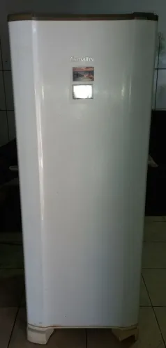 GELADEIRA ESMALTEC 