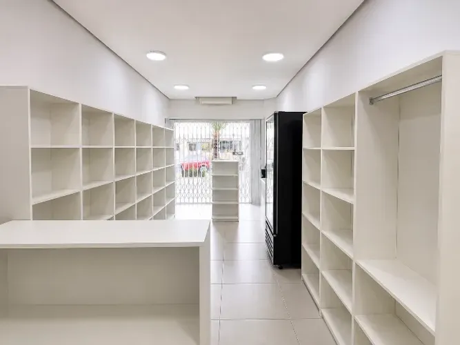 Passo Ponto Comercial Pronto para Loja | Centro de Canasvieiras | Estrutura Completa