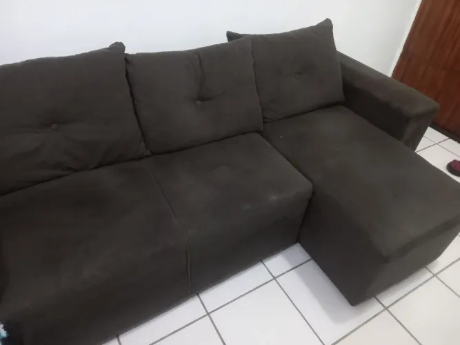 Vende-se um sofá 