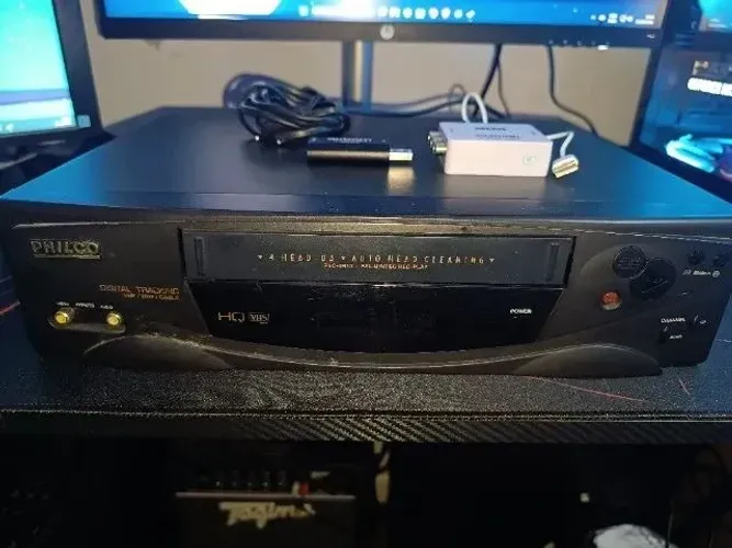Videocassete Philco VHS PVC-4H10 + Conversor HDMI + Placa de Captura USB