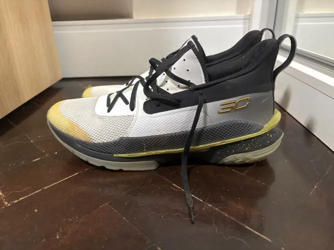 Under Armour Curry 6