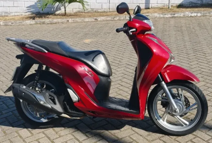 Moto Scooter Automática Honda/SH 150i novinha (única dona)