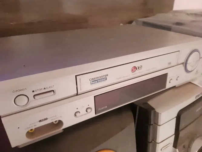 Vídeo cassete LG