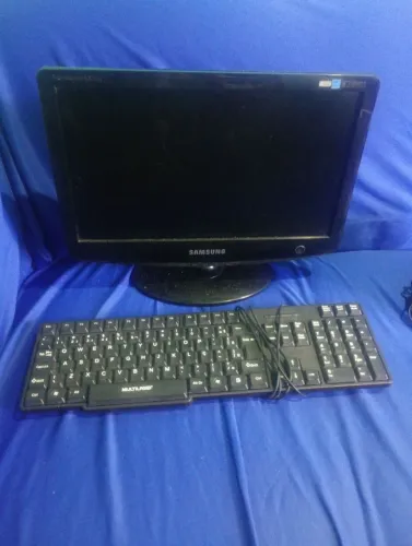 Vendo teclado e monitor leia tudo informações localização