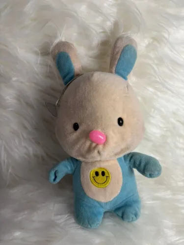 Pelúcia Coelhinho Azul com Carinha Smile