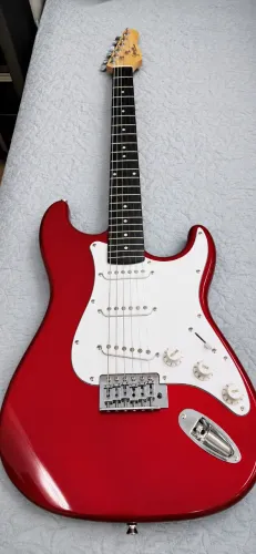 Guitarra Stratocaster Gianinni + Amplificador Dreamer