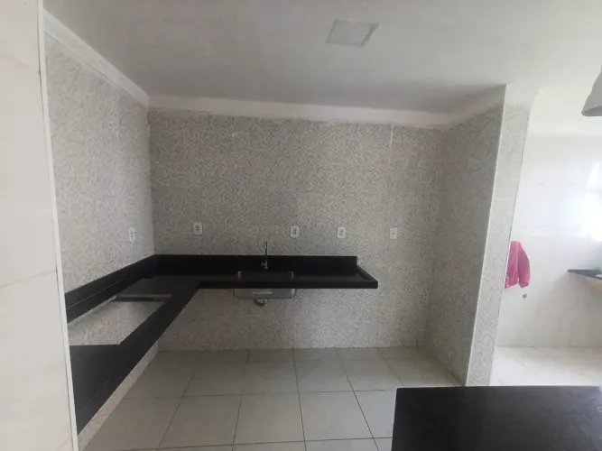 Excelente apartamento no turu