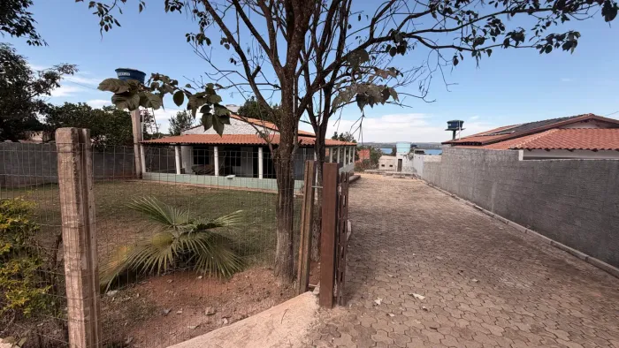Casa no lago corumbá / condomínio do sabiá