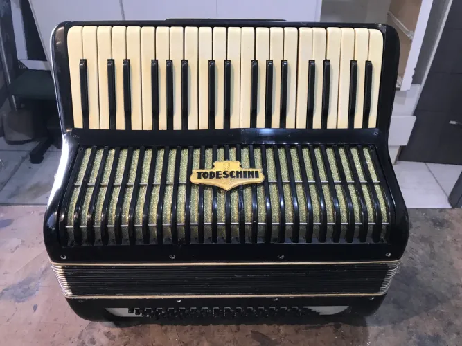 Acordeon Todeschini 80 baixos original