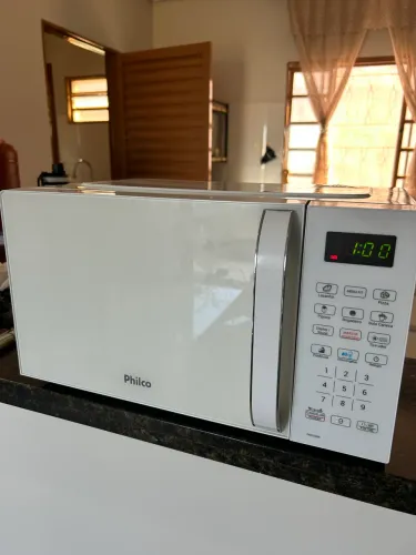 Micro-ondas Philco 20L PMO23B 220V ? Ótimo estado
